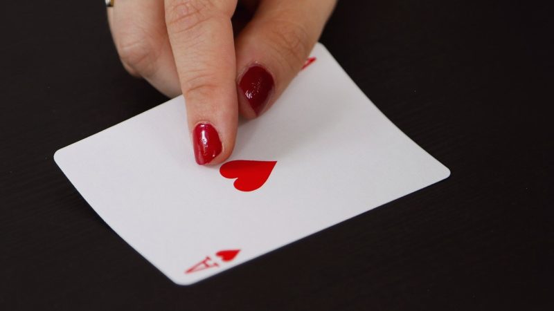 华体会体育深度解析：棋牌博弈中胜率与筹码量的动态平衡